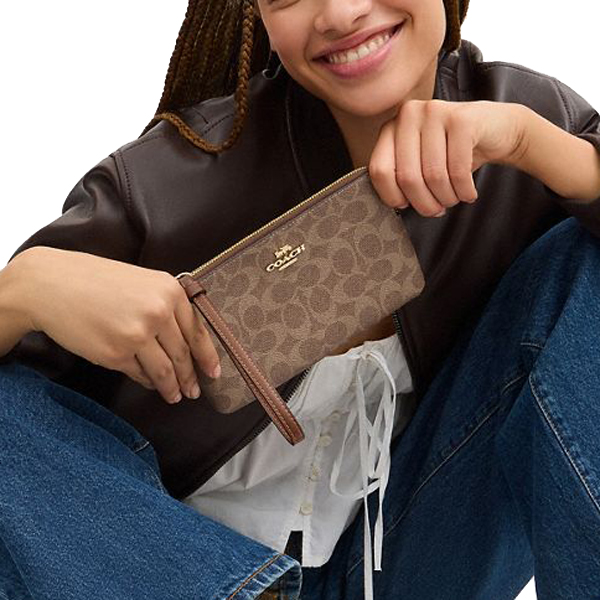 Coach Large Wristlet Large Corner Zip Signature Canvas Tan Brown # CZ277