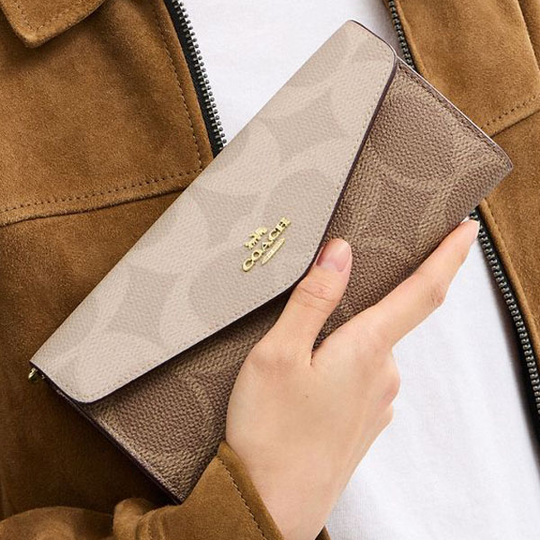 Coach Klare Wallet With Chain In Blocked Signature Canvas Sand Tan # CBI21