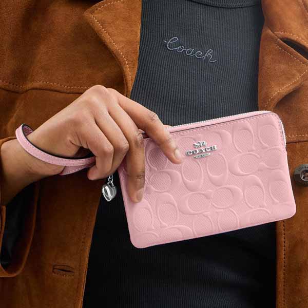 Coach Corner Zip Wristlet In Signature Leather With Heart Charm Silver Pink Light pink # CDF04