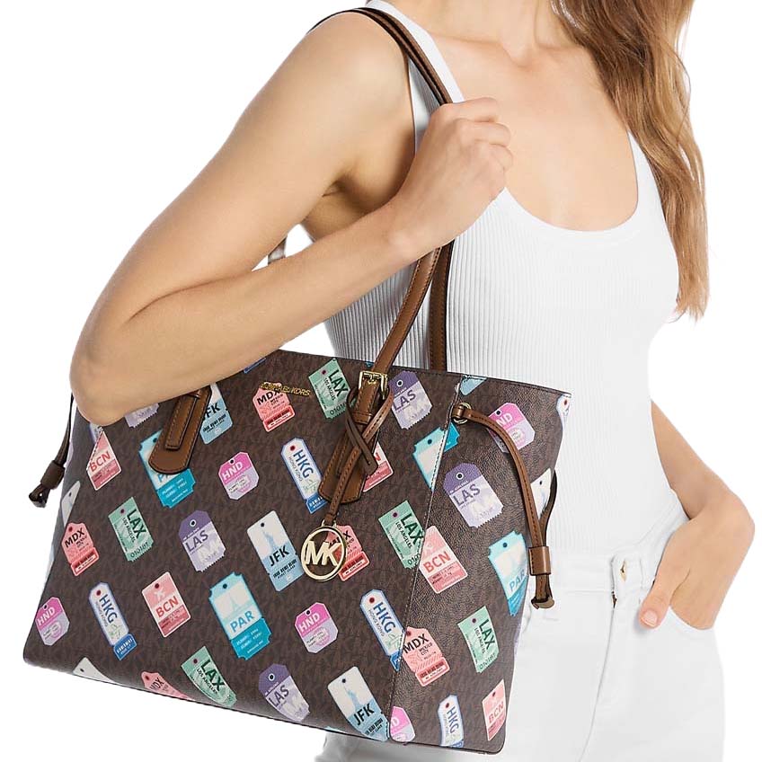Michael Kors Voyager Large Printed Signature Logo Tote Bag Brown # 35R6GV6T7V